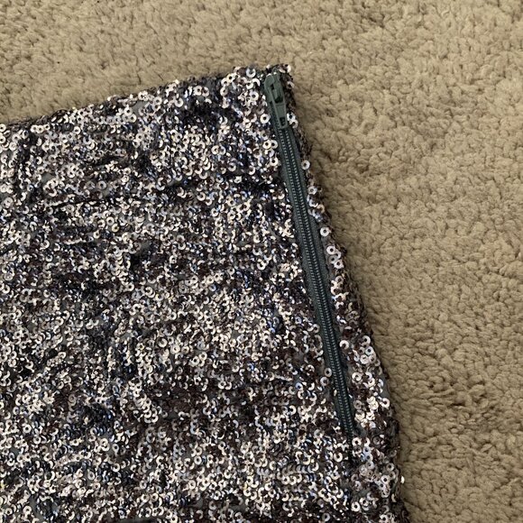 Forever 21 grey sequin shorts size small - Picture 2 of 3